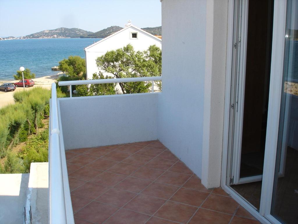 Rooms & Apartments Marinero بيتينا الغرفة الصورة